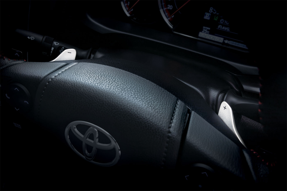 Toyota Vios GR-S 2021 có hộp số CVT giả lập 10 cấp số và lẫy chuyển số sau vô lăng
