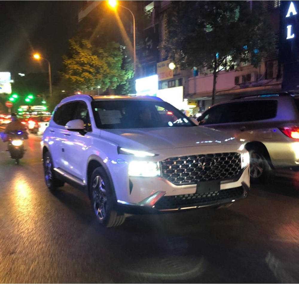 Chiếc Hyundai Santa Fe 2021 này dùng vành giống bản hybrid và plug-in hybrid tại nước ngoài