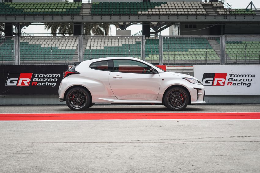 Toyota GR Yaris 2021 thấp hơn v&agrave; rộng hơn bản thường