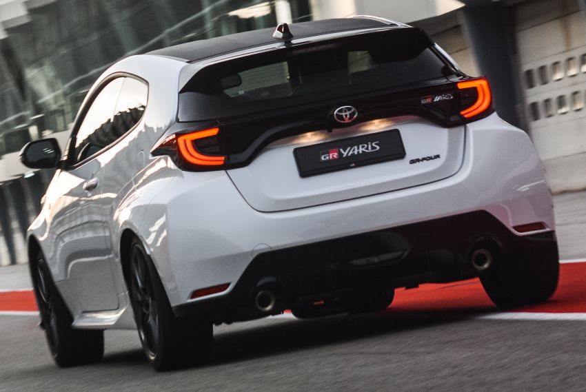 Toyota GR Yaris 2021 d&ugrave;ng kh&oacute;a vi sai cầu sau