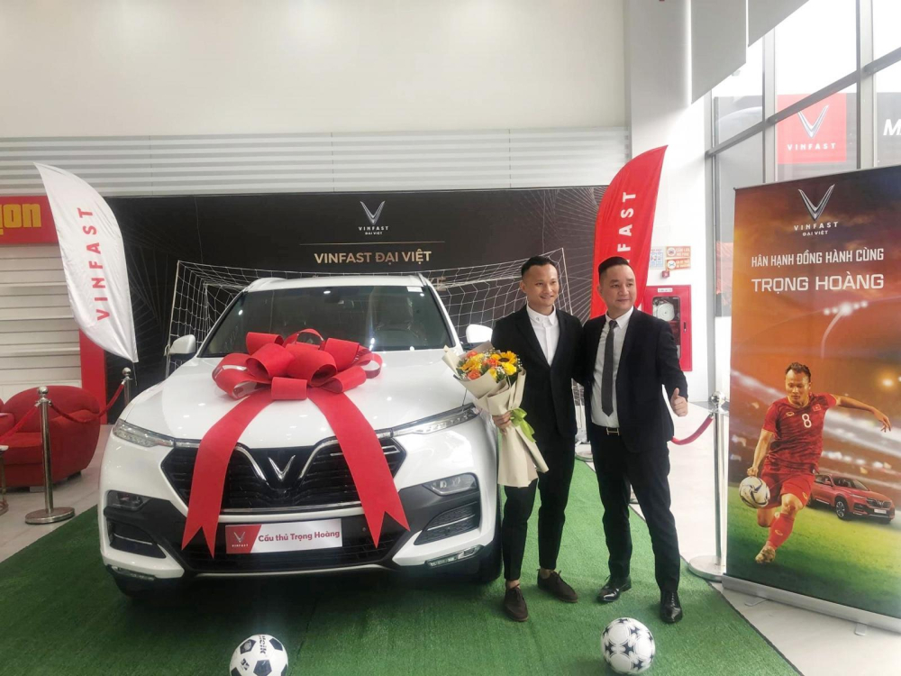 Gi&aacute; xe VinFast LUX SA2.0 cao cấp nhất l&ecirc;n đến 1,528 tỷ đồng