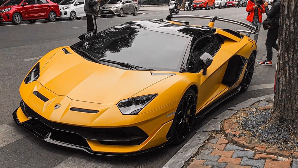 Giá xe Lamborghini Aventador SVJ Roadster ở nước ngoài trên 13 tỷ đồng Giá xe Lamborghini Aventador SVJ Roadster ở nước ngoài trên 13 tỷ đồng