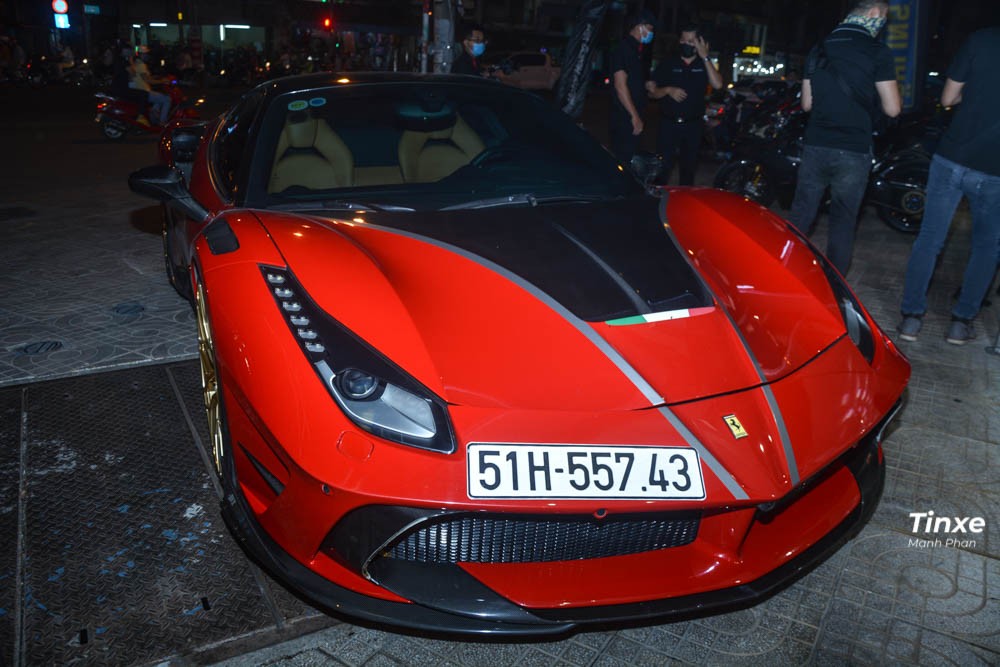 Diện mạo đầu xe của Ferrari 488 GTB mang gói độ của Mansory và Pogea Racing