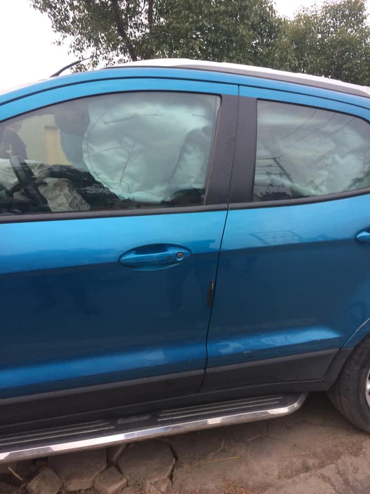 Túi khí bên trong khoang lái Ford Ecosport bung ra