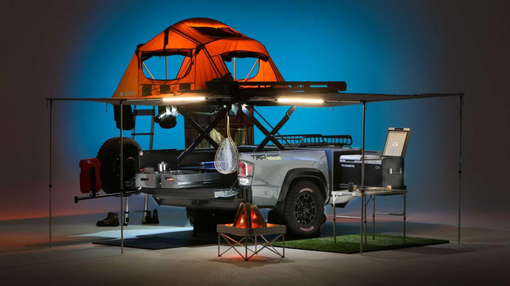 Khi mở ra, TRD Sport Trailer có thể mang tới một khoang gian cắm trại tiện nghi