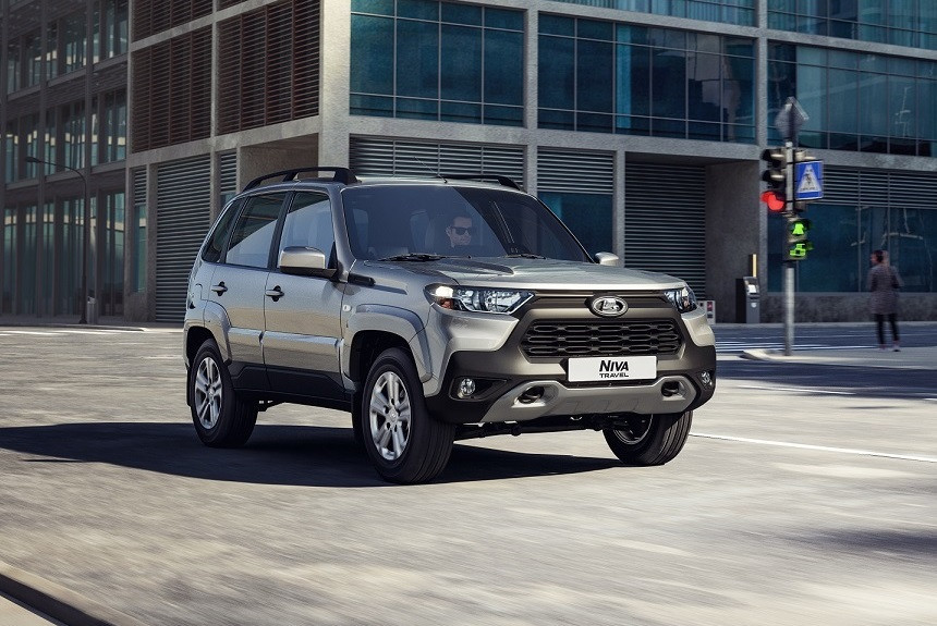 Lada Niva Travel 2021 có thiết kế đầu xe giống Toyota RAV4