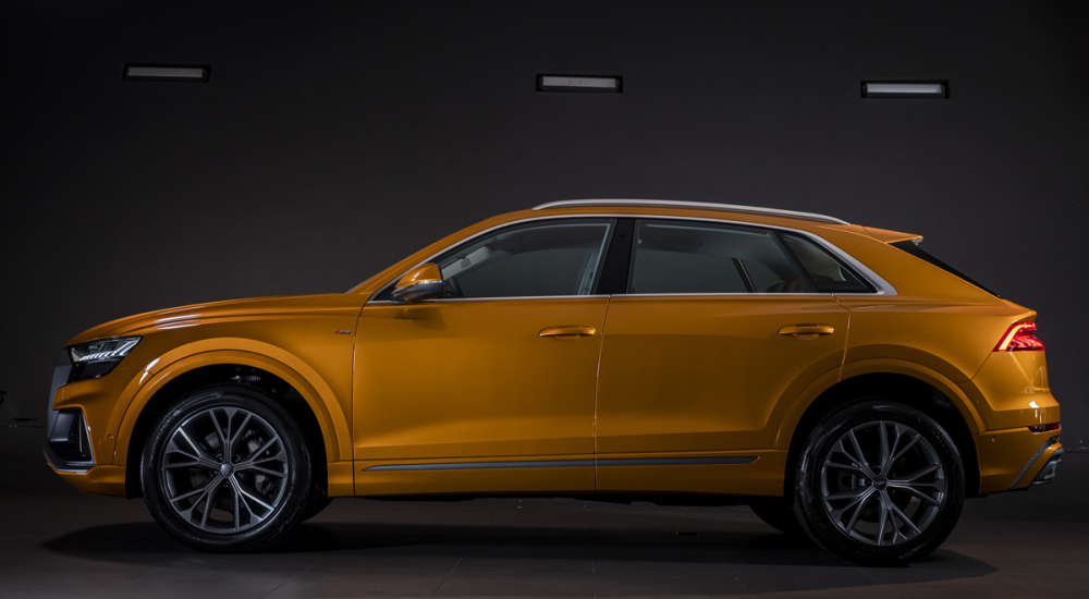 Audi Q8 2020 với d&aacute;ng vẻ thể thao đ&atilde; ch&iacute;nh thức đến tay kh&aacute;ch h&agrave;ng Việt Nam.
