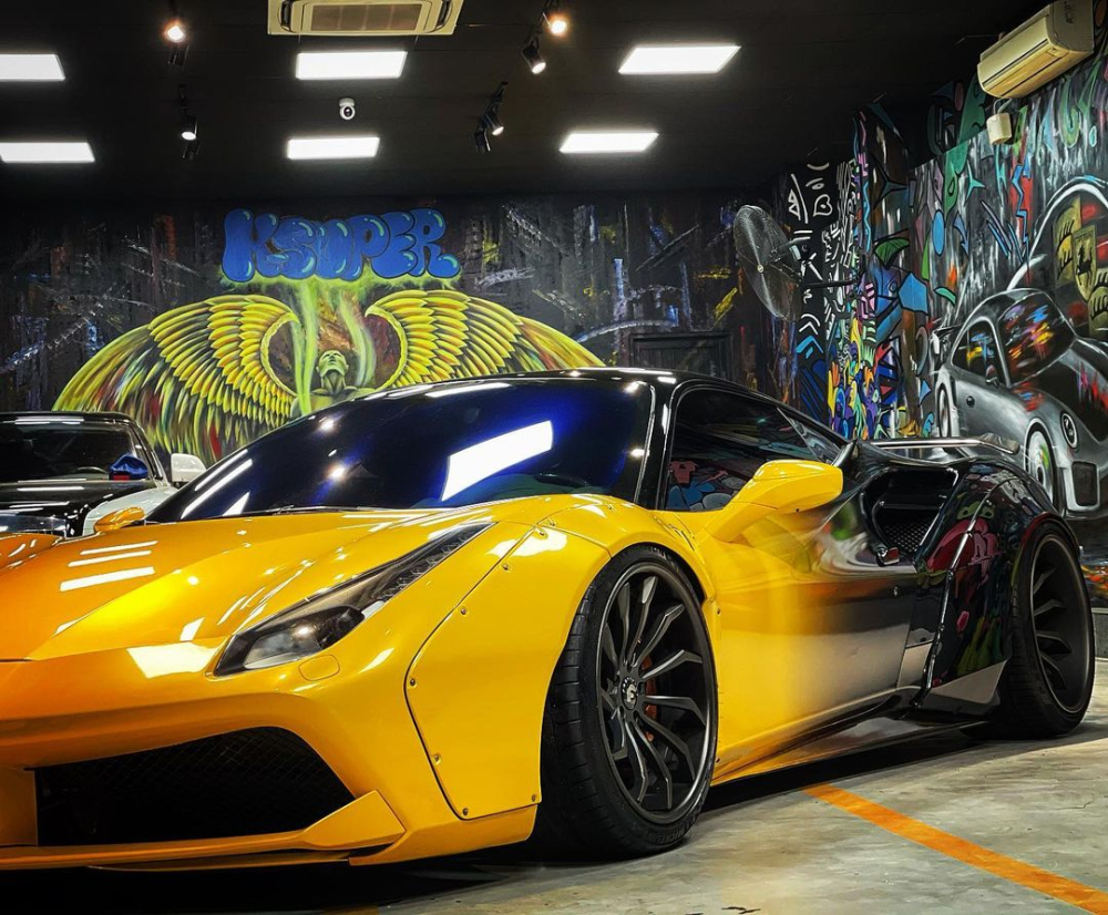 Chiếc xe Ferrari 488 GTB độ Liberty Walk độ m&acirc;m Forgiato