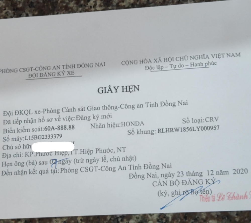 B&ecirc;n cạnh biển số đẹp, chiếc Honda CR-V 2020 c&ograve;n sở hữu cả số khung cũng đẹp kh&ocirc;ng k&eacute;m.