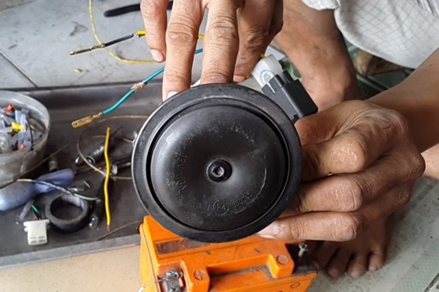 Sửa chữa c&ograve;i xe &ocirc; t&ocirc; tại nh&agrave;