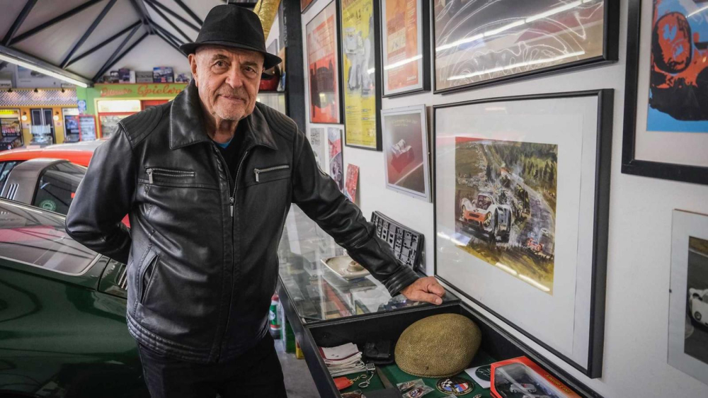 Ottocar J. là một trong số ít những khách hàng được nhận xe ngay tại nhà máy Zuffenhausen của Porsche
