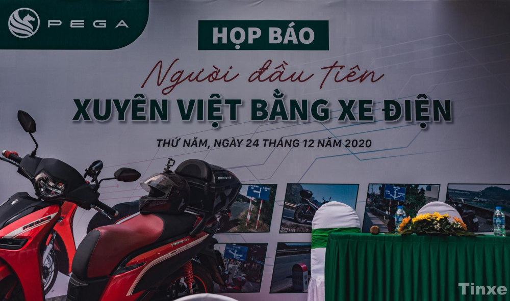 Buổi tr&ograve; truyện c&ugrave;ng người đ&agrave;n &ocirc;ng xuy&ecirc;n Việt bằng xe m&aacute;y điện được Pega tổ chức