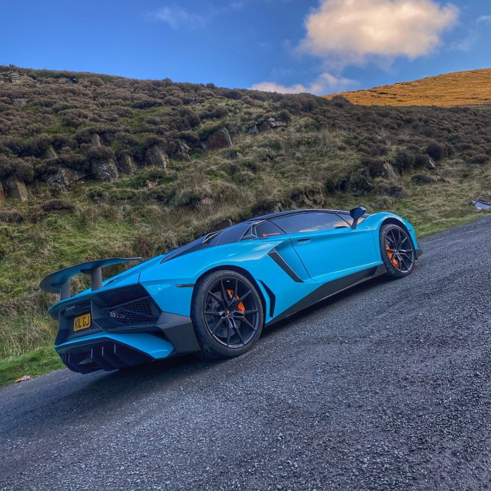 Chiếc si&ecirc;u xe Lamborghini Aventador SV khi vụ tai nạn chưa xảy ra