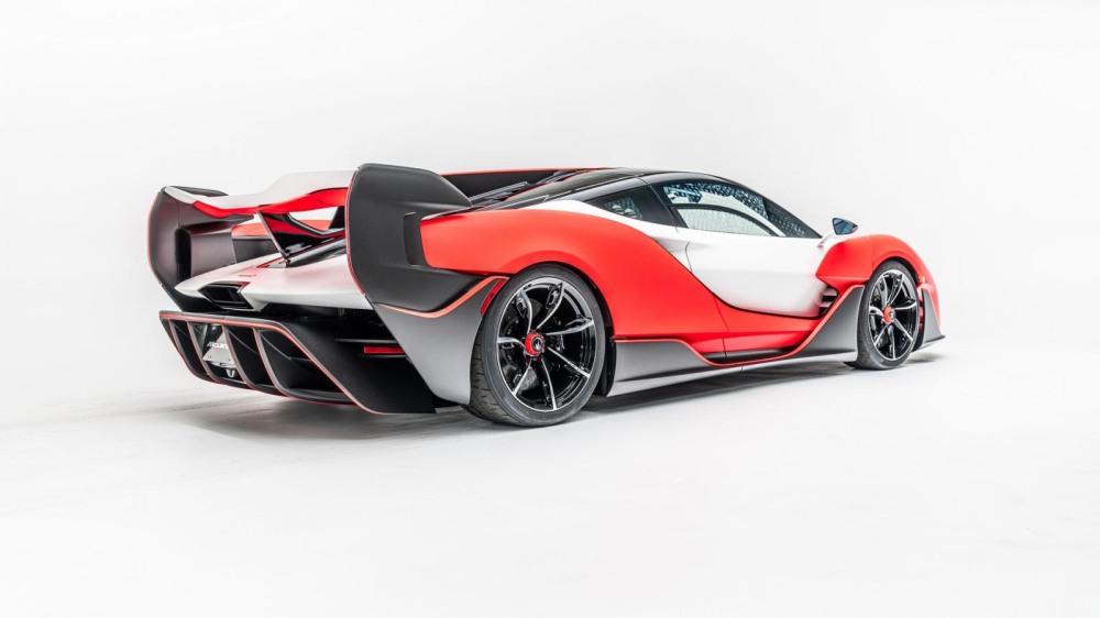 McLaren Sabre có cánh gió đuôi cỡ lớn