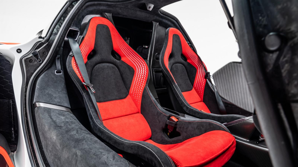 Hình ảnh hiếm hoi của nội thất bên trong McLaren Sabre