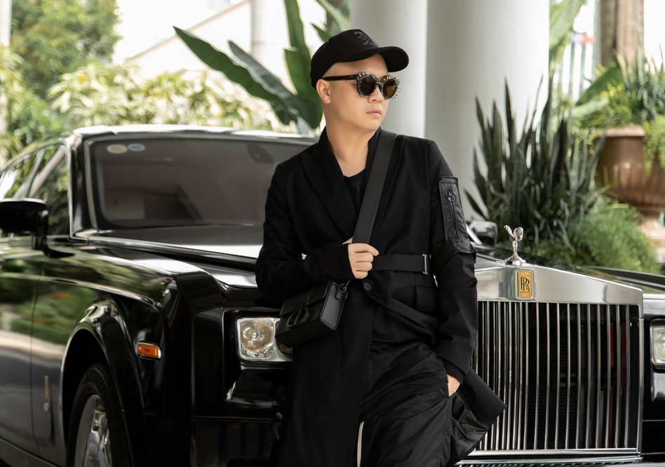 Rolls-Royce Phantom l&agrave; 1 trong 2 m&oacute;n qu&agrave; đắt gi&aacute; m&agrave; Đỗ Mạnh Cường tự thưởng cho m&igrave;nh trong sinh nhật lần thứ 40