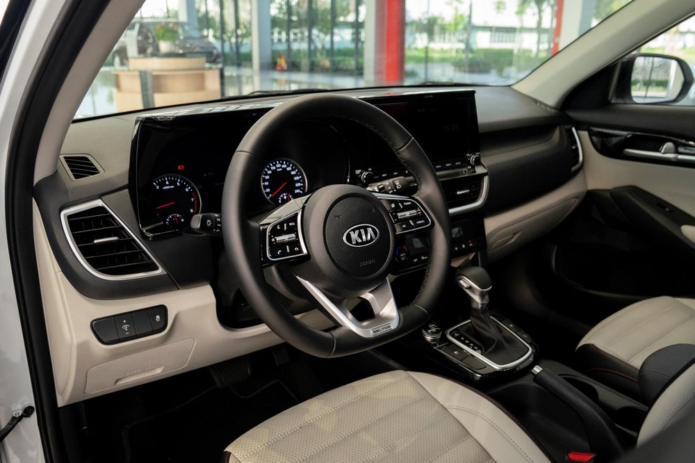 Nội thất b&ecirc;n trong Kia Seltos
