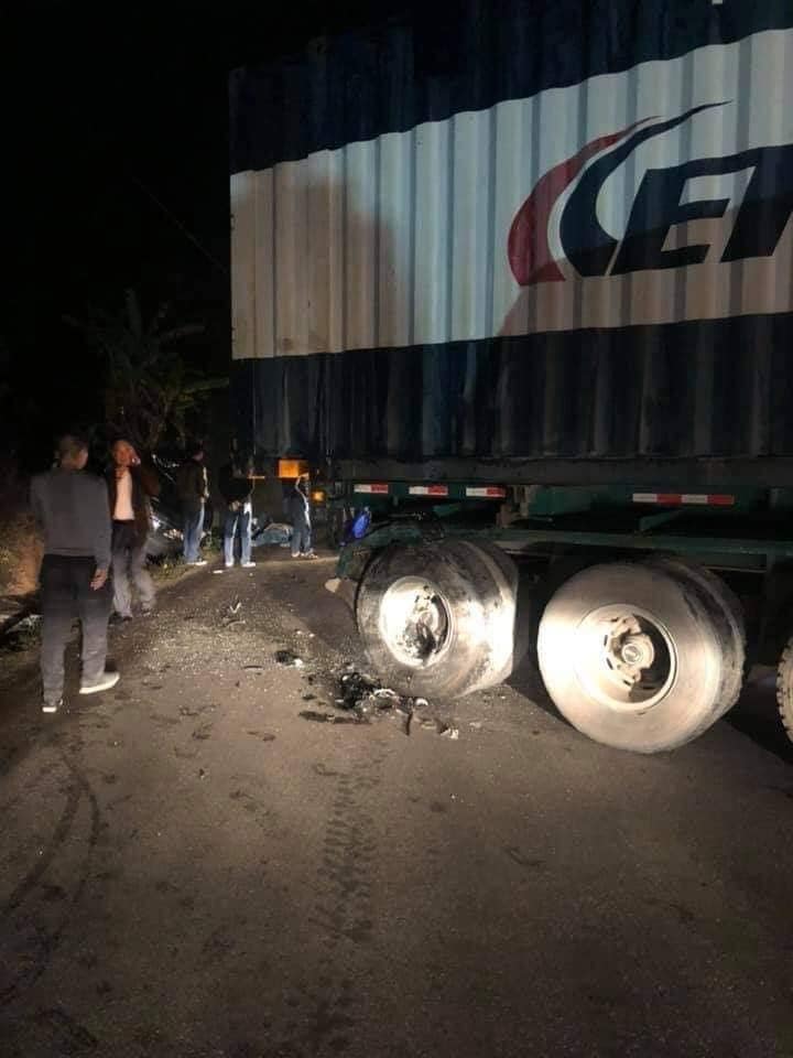 Chiếc xe container tại hiện trường