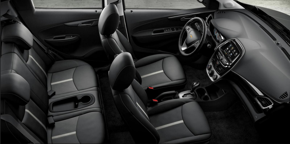 Nội thất của Chevrolet Spark 2021 được bọc bằng chất liệu giả da Nội thất của Chevrolet Spark 2021 được bọc bằng chất liệu giả da