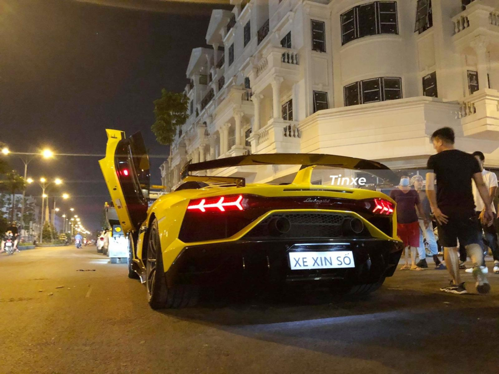 Đây là 1 trong 2 chiếc siêu xe Lamborghini Aventador SVJ xuất hiện tại Việt Nam hiện nay Đây là 1 trong 2 chiếc siêu xe Lamborghini Aventador SVJ xuất hiện tại Việt Nam hiện nay
