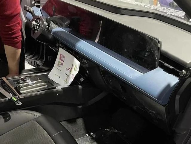 Nội thất với màn hình siêu to khổng lồ của Ford Mondeo mới