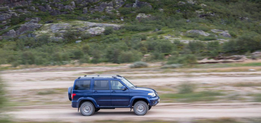 UAZ Patriot 4×4 là SUV đúng nghĩa với cấu trúc sát-xi rời