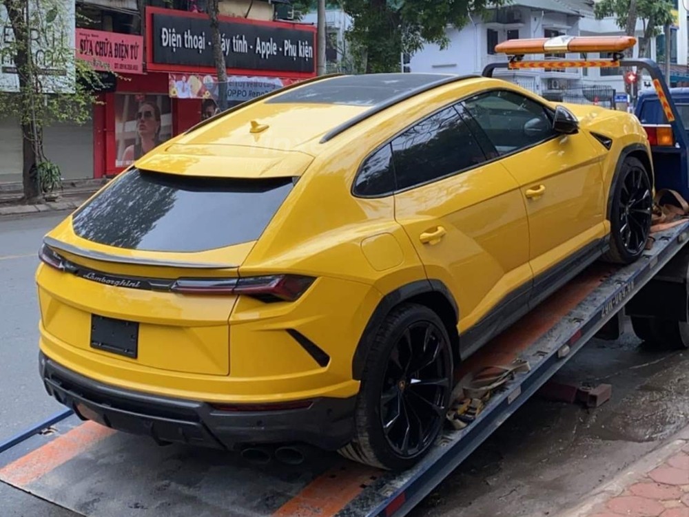Siêu SUV Lamborghini Urus thứ 7 về Việt Nam của con trai Bầu Hiển