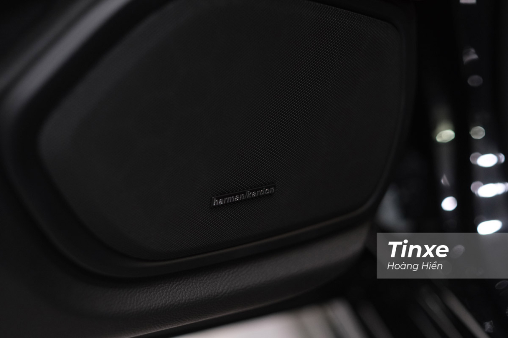 Dàn âm thanh cao cấp Harman Kardon.