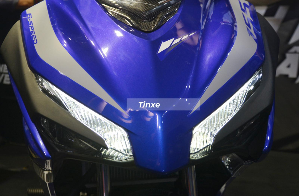 Đèn pha cùng dải đèn LED trên Yamaha Exciter 155 VVA Đèn pha cùng dải đèn LED trên Yamaha Exciter 155 VVA