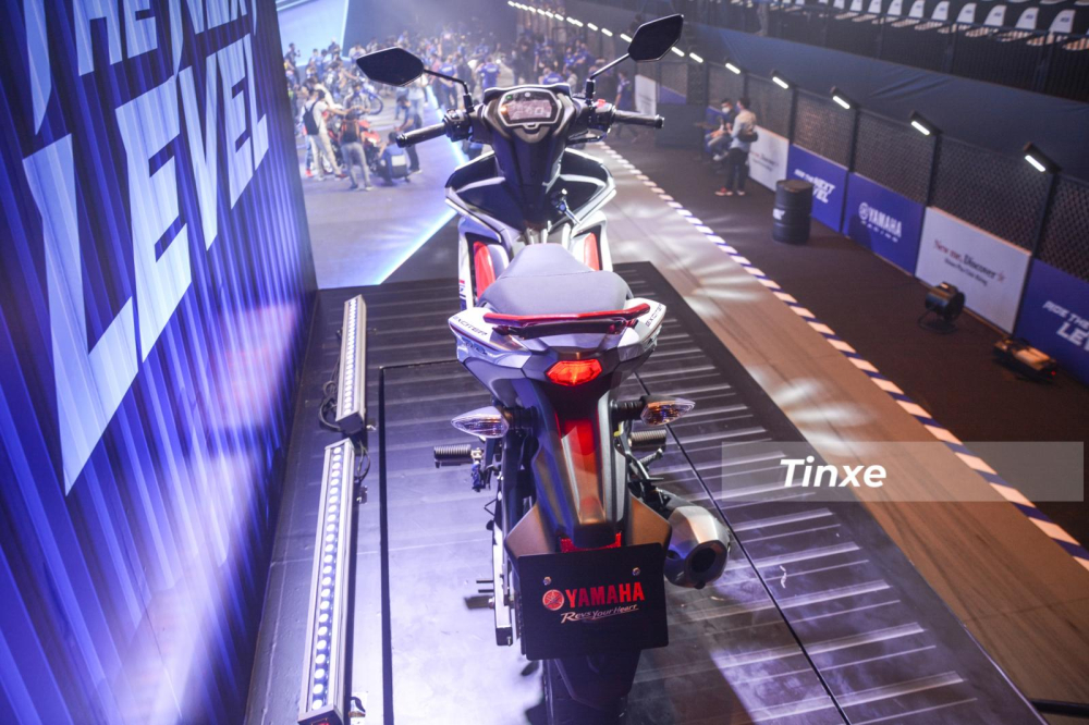 Yamaha Exciter 155 VVA được bán ra tại Việt Nam với 3 phiên bản chính là tiêu chuẩn có 3 màu sơn là trắng-đỏ, đỏ nhám và đen bóng với giá 46,99 triệu đồng. Ngoài ra, Yamaha Exciter 155 VVA bản cao cấp có màu đỏ-nhám, trắng-đỏ, đen-nhám có giá 49,99 triệu đồng. Cuối cùng là Yamaha Exciter 155 VVA phiên bản GP có giá 50,49 triệu đồng. Yamaha Exciter 155 VVA được bán ra tại Việt Nam với 3 phiên bản chính là tiêu chuẩn có 3 màu sơn là trắng-đỏ, đỏ nhám và đen bóng với giá 46,99 triệu đồng. Ngoài ra, Yamaha Exciter 155 VVA bản cao cấp có màu đỏ-nhám, trắng-đỏ, đen-nhám có giá 49,99 triệu đồng. Cuối cùng là Yamaha Exciter 155 VVA phiên bản GP có giá 50,49 triệu đồng.