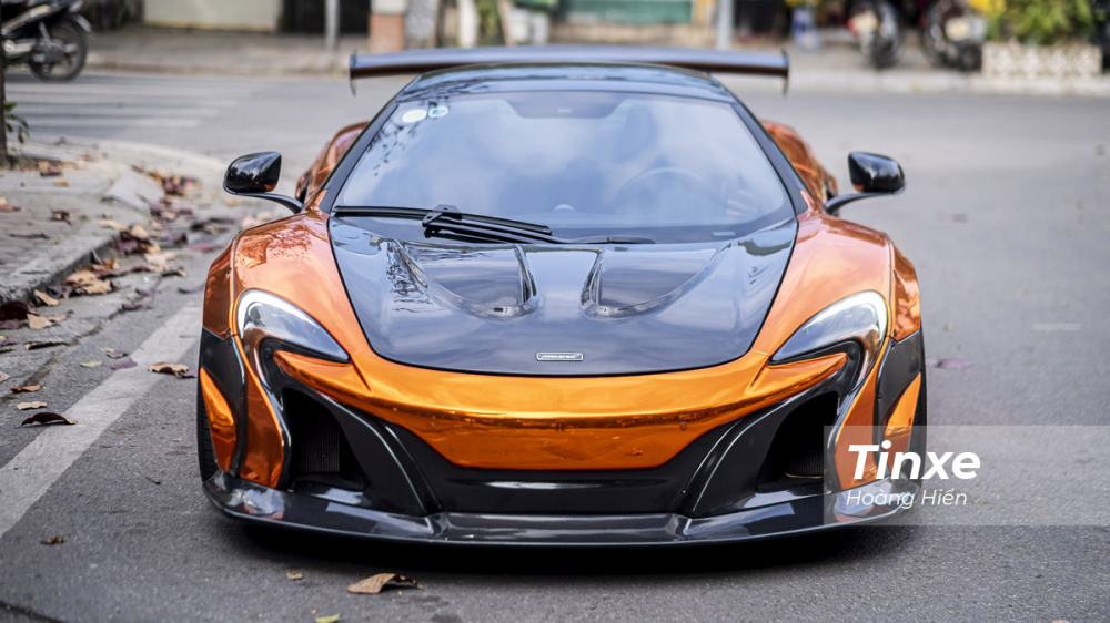 McLaren 650S Spider được trang bị động cơ V8, tăng &aacute;p k&eacute;p, dung t&iacute;ch 3,8 l&iacute;t, sản sinh c&ocirc;ng suất tối đa 641 m&atilde; lực. Động cơ kết hợp c&ugrave;ng hộp số tự động ly hợp k&eacute;p 7 cấp v&agrave; hệ dẫn động cầu sau, nhờ đ&oacute;, si&ecirc;u xe mui trần McLaren 650S Spider chỉ mất thời gian 3 gi&acirc;y l&agrave; c&oacute; thể tăng tốc từ vị tr&iacute; xuất ph&aacute;