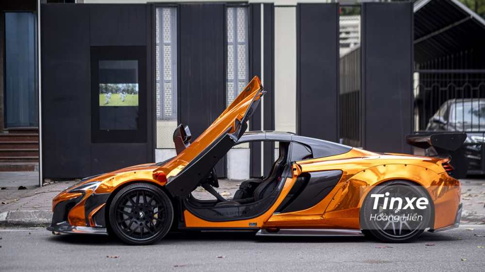 McLaren 650S Spider sở hữu cửa mở c&aacute;nh chim độc đ&aacute;o.