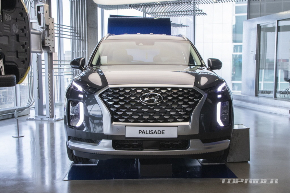 Hyundai Palisade VIP 2021 dùng lưới tản nhiệt giống bản Calligraphy