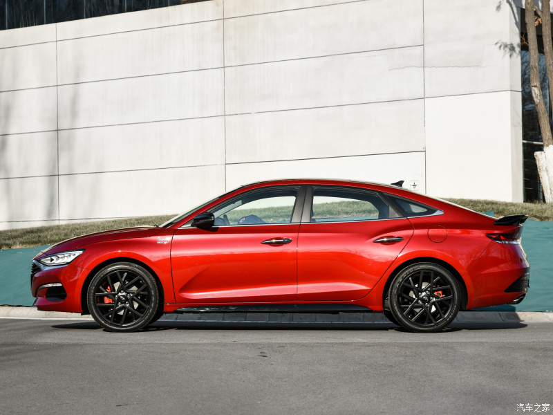 Hyundai Lafesta 2021 nhìn bên sườn
