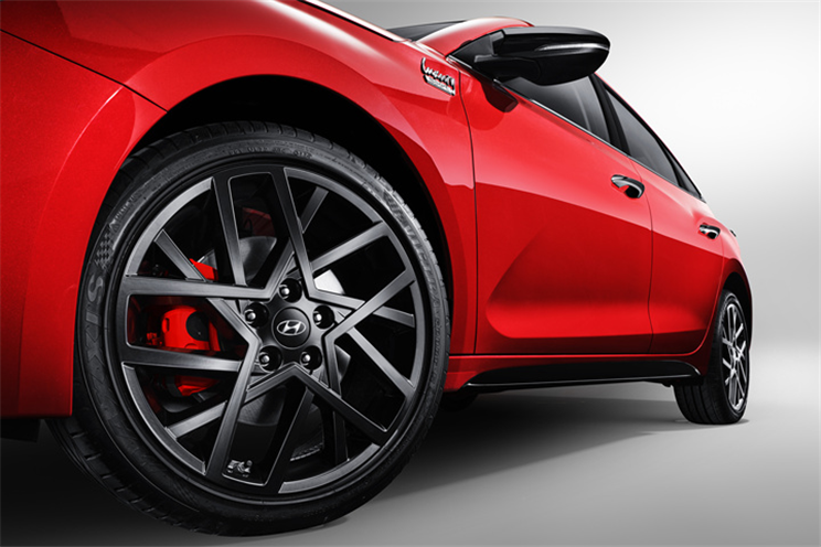 Bộ vành 18 inch mới của Hyundai Lafesta 2021