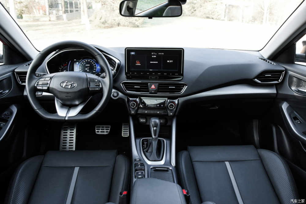 Nội thất bên trong Hyundai Lafesta 2021