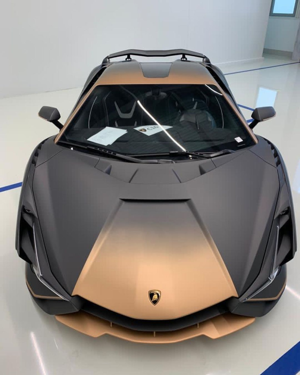 Chỉ có 63 chiếc Lamborghini Sian sản xuất trên thế giới Chỉ có 63 chiếc Lamborghini Sian sản xuất trên thế giới
