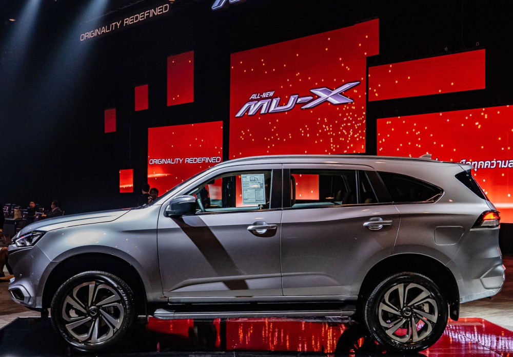 Isuzu MU-X 2021 có kích thước lớn hơn trước