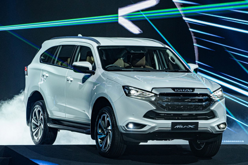 Cận cảnh thiết kế đầu xe của Isuzu MU-X 2021