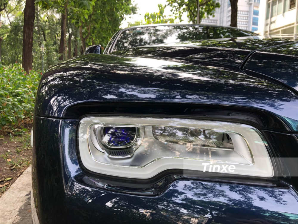 Đèn pha LED của Rolls-Royce Dawn độc nhất Việt Nam thuộc bản Series II