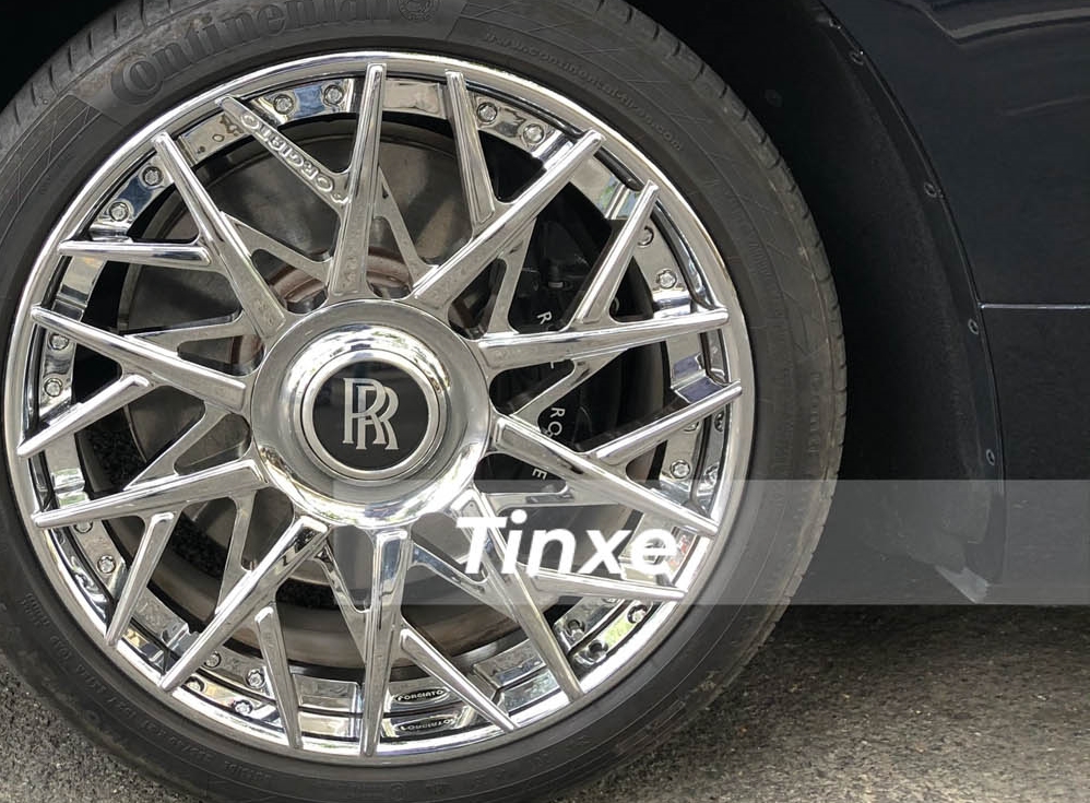 Cận cảnh bộ mâm độ Forgiato của chiếc Rolls-Royce Dawn