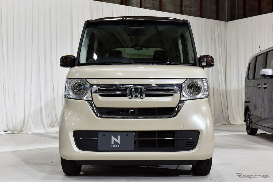 Honda N-Box 2021 bản thường
