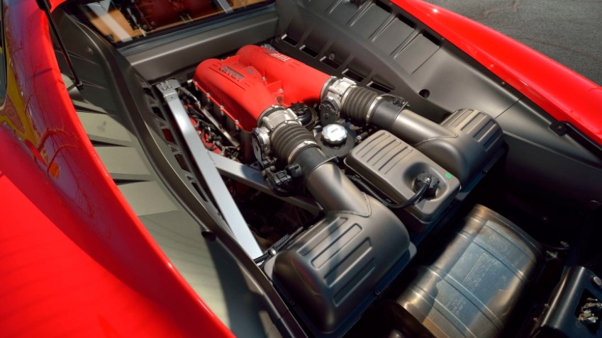 Động cơ V8 của chiếc Ferrari F430