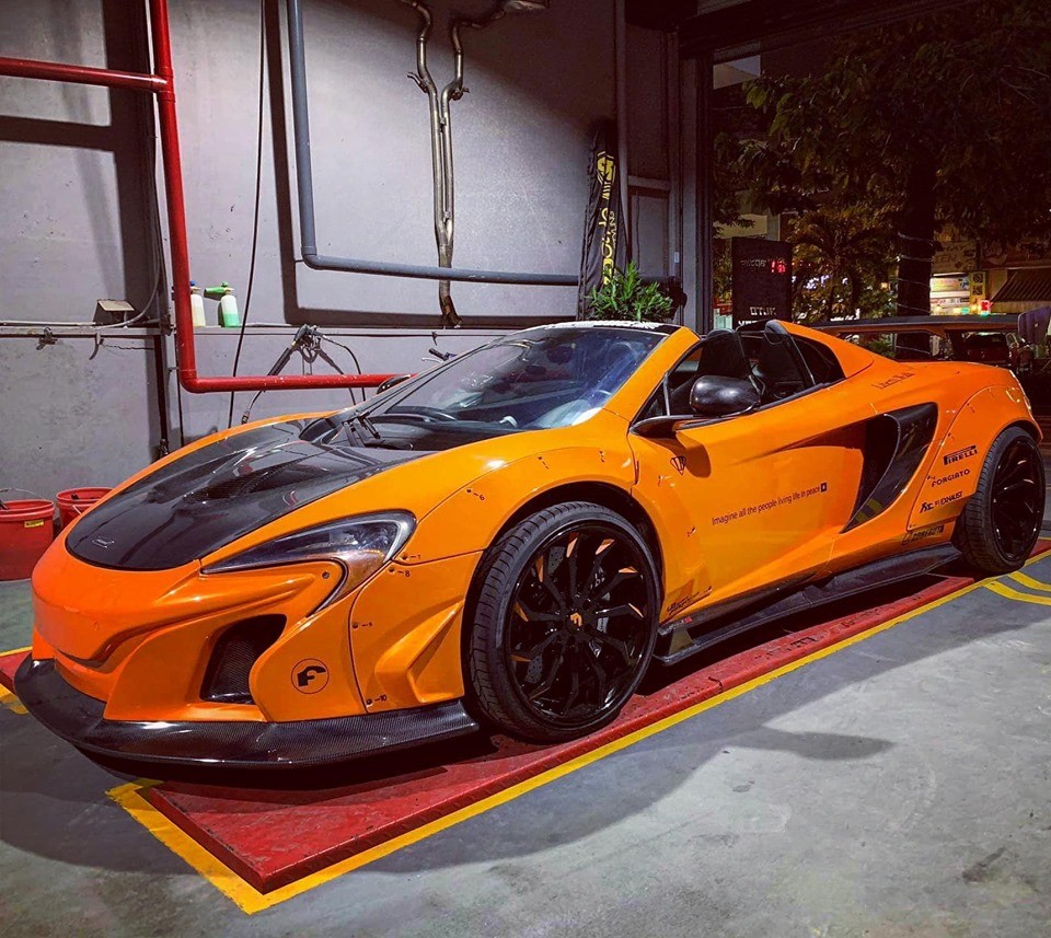 Đ&acirc;y l&agrave; m&agrave;u sơn nguy&ecirc;n bản của McLaren 650S Spider thứ 2 tại Việt Nam