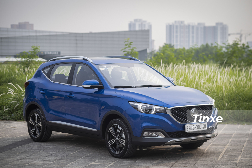 MG ZS vẫn là một mẫu xe nổi bật nhờ thiết kế cá tính, giá bán rẻ và nhiều trang bị an toàn.