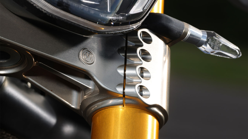 C&aacute;c chi tiết được ho&agrave;n thiện một c&aacute;ch ho&agrave;n hảo tr&ecirc;n bản độ Ducati X Diavel DXD
