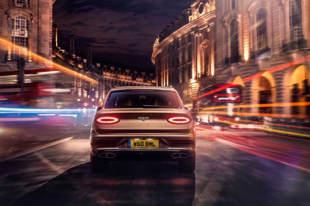 Hệ truyền động plug-in hybrid của Bentley Bentayga Hybrid 2021 kh&ocirc;ng thay đổi
