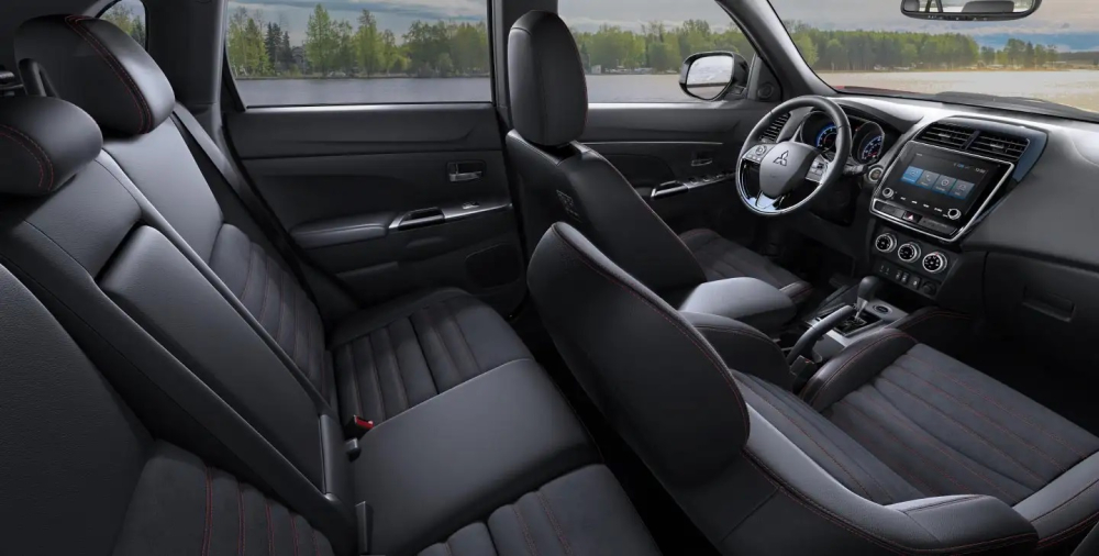 Mitsubishi Outlander Sport 2021 được trang bị nội thất 5 chỗ