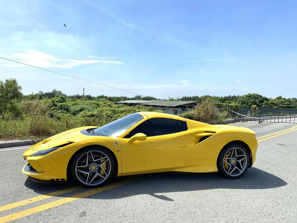 Diện mạo của si&ecirc;u xe Ferrari F8 Spider đầu ti&ecirc;n về Việt Nam