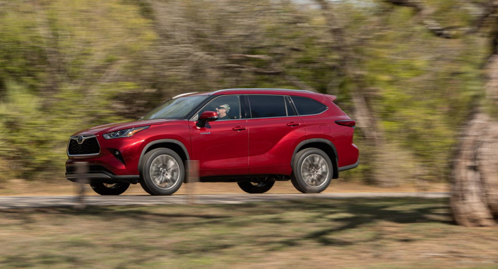 Toyota Grand Highlander được dự đoán là phiên bản kéo dài của Highlander